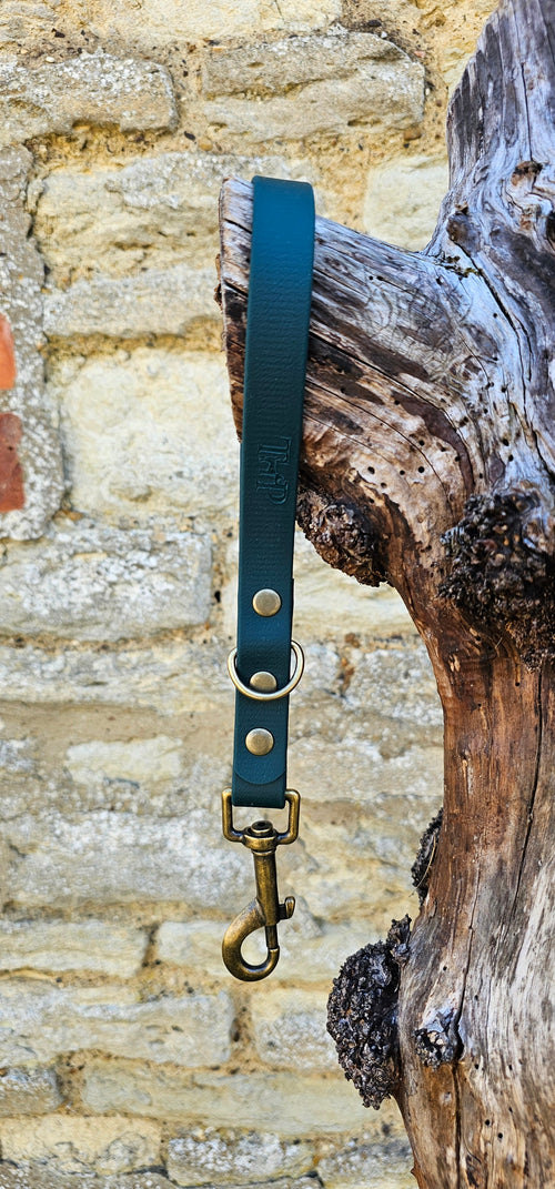 Short Control Lead – Dark Green
